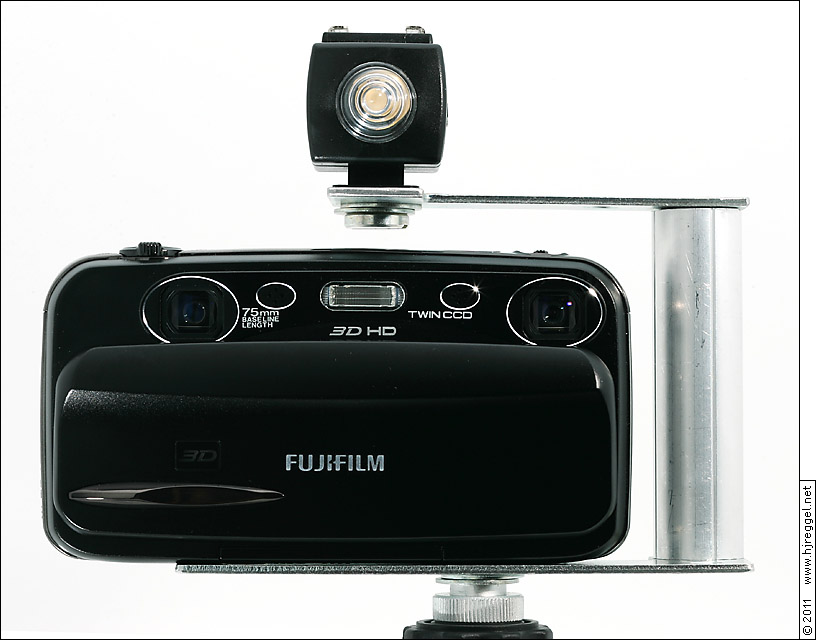 Blitzschiene mit FujiFilm Real 3D W3 und Seagull SYK-5 Auslöser